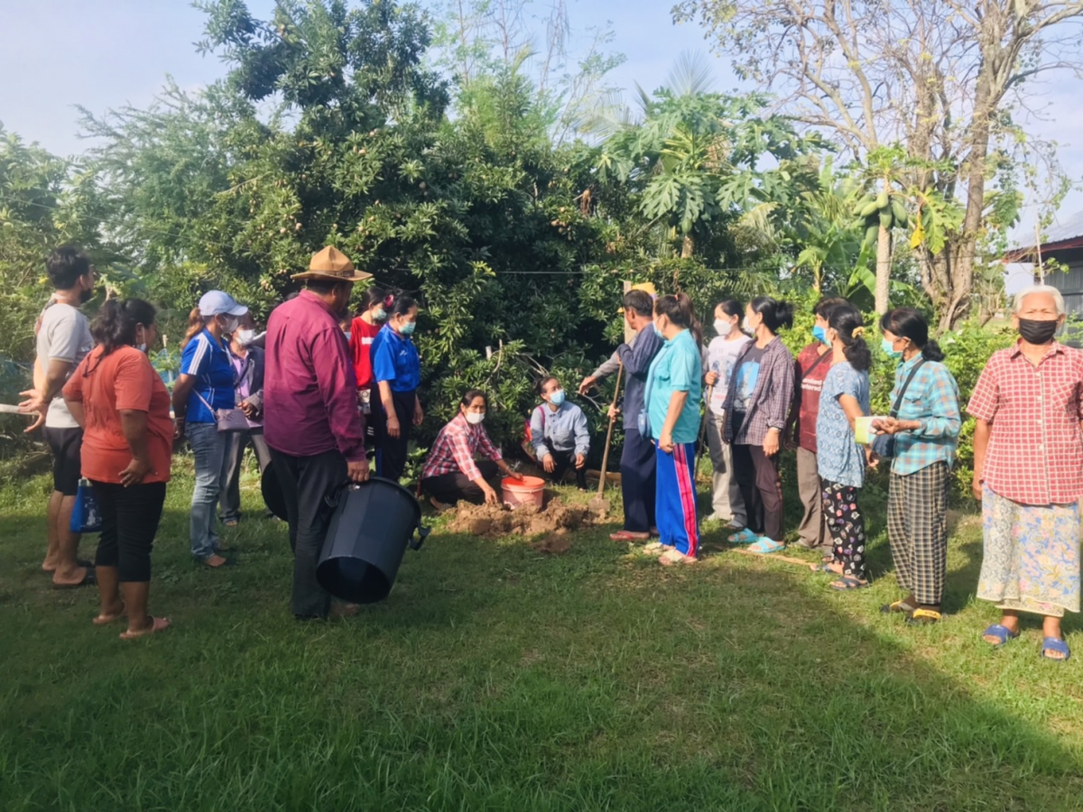 การดำเนินกิจกรรมร่วมถังขยะเปียกลดโลกร้อน  ขององค์การบริหารส่วนตำบลเมืองนาท
