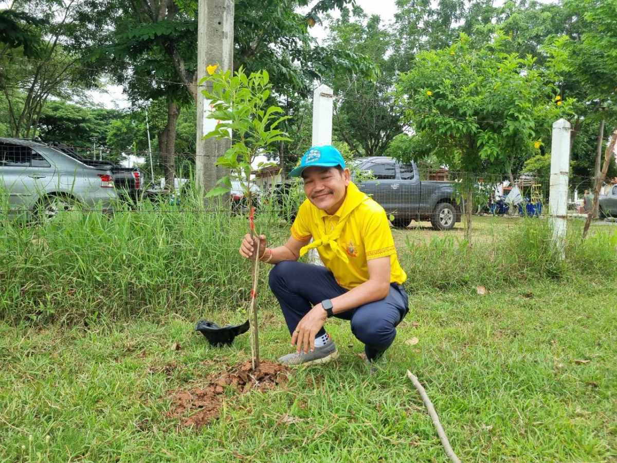 โครงการปรับปรุงภูมิทัศน์และพัฒนาสิ่งแวดล้อมตำบลเมืองนาท  เพื่อเทิดพระเกียรติพระบาทสมเด็จพระเจ้าอยู่หัว (ร.10)